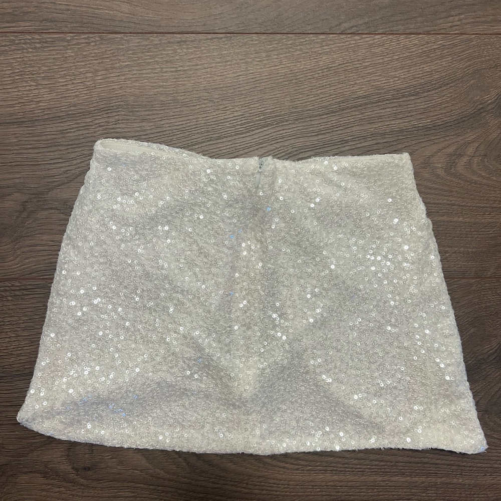 Edikted Siren Sequin Split Front Top - Picture 4 of 4